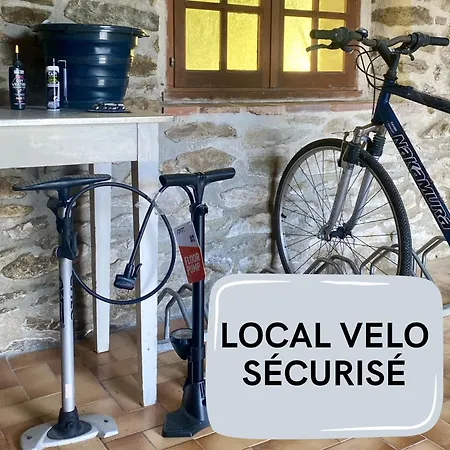 2 Chambres, Centre Ville, Parking Prive Clos, Local Velo Apartment Mayenne